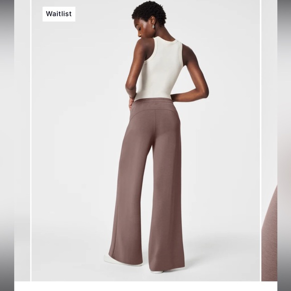 ❤️SPANX AirEssentials
Wide Leg Pant - Picture 3 of 8
